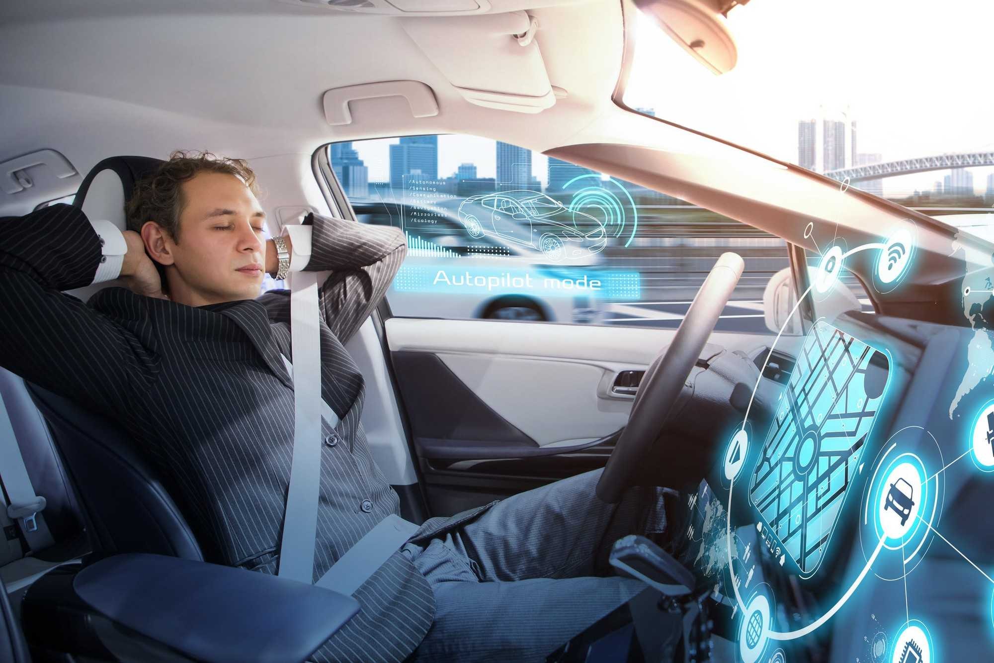 За рулем будущего: Путеводитель по автомобилям с автопилотом и искусственным интеллектом